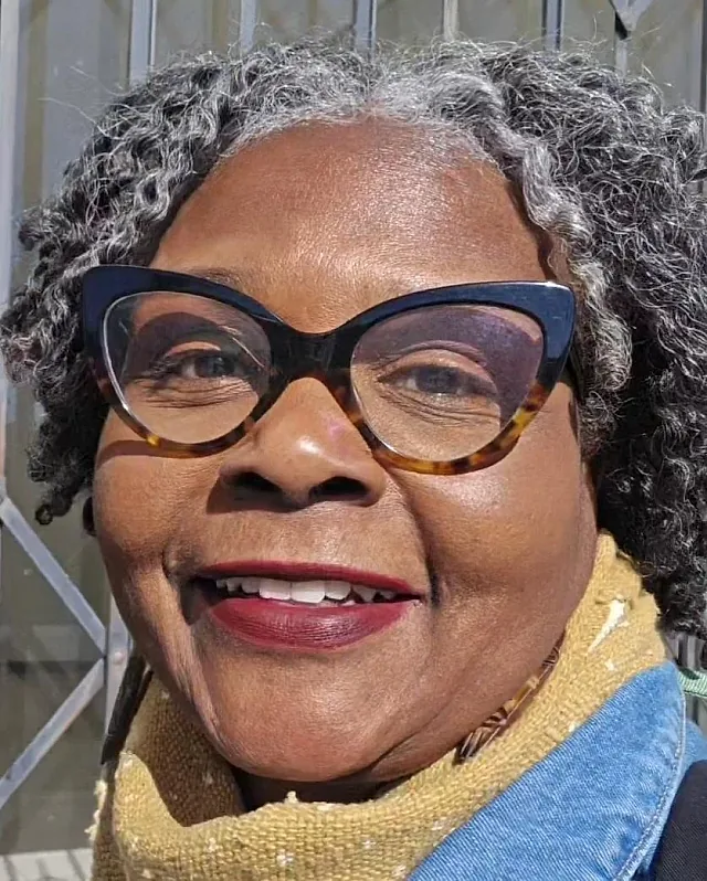 Lisa Holly - comedian