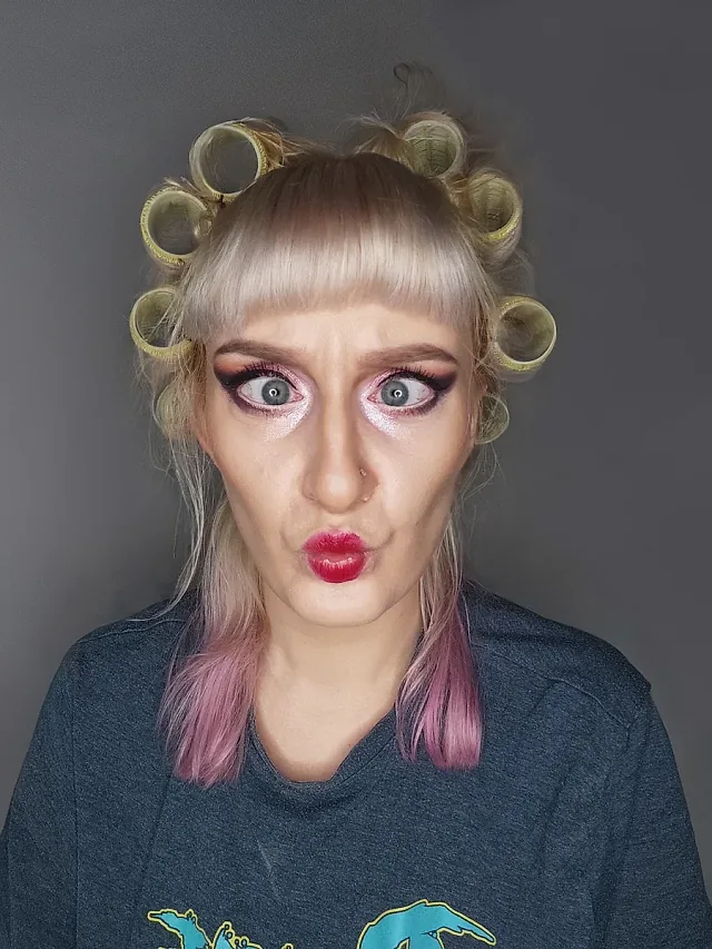 Anna Luda - comedian
