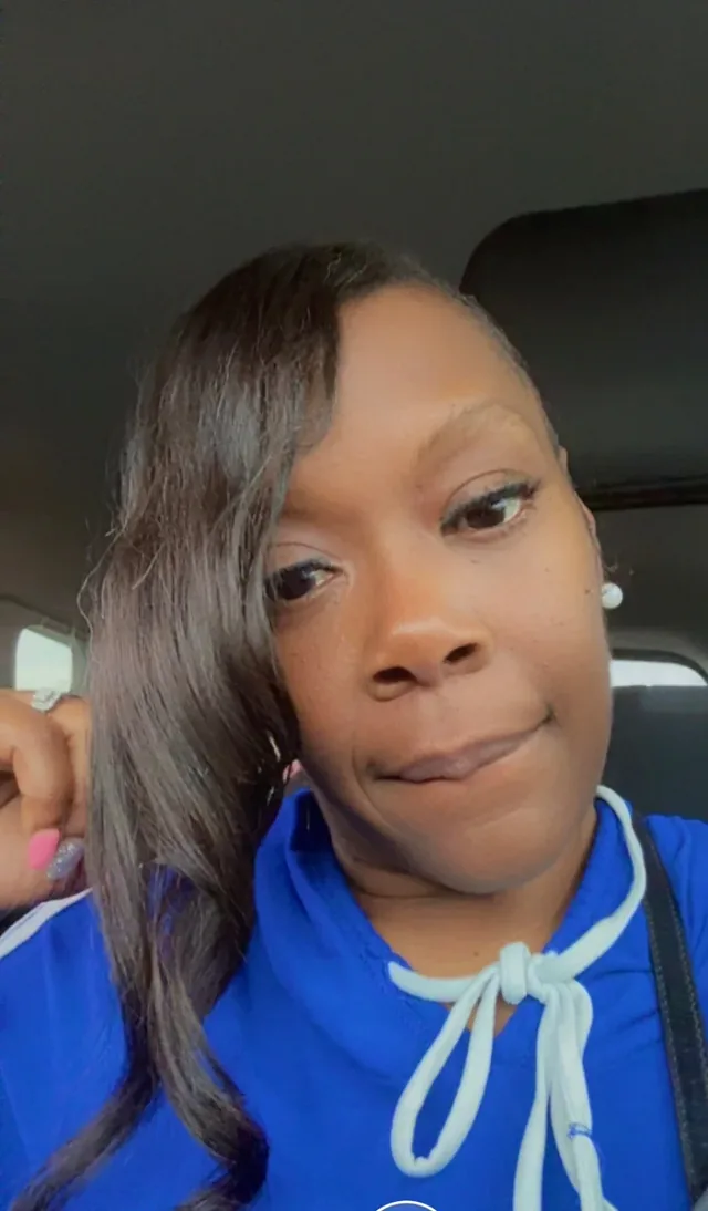 Comedian SimplyApril - comedian