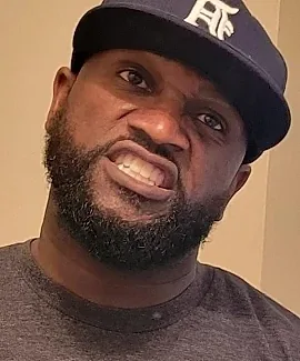 Dee Penn  - comedian