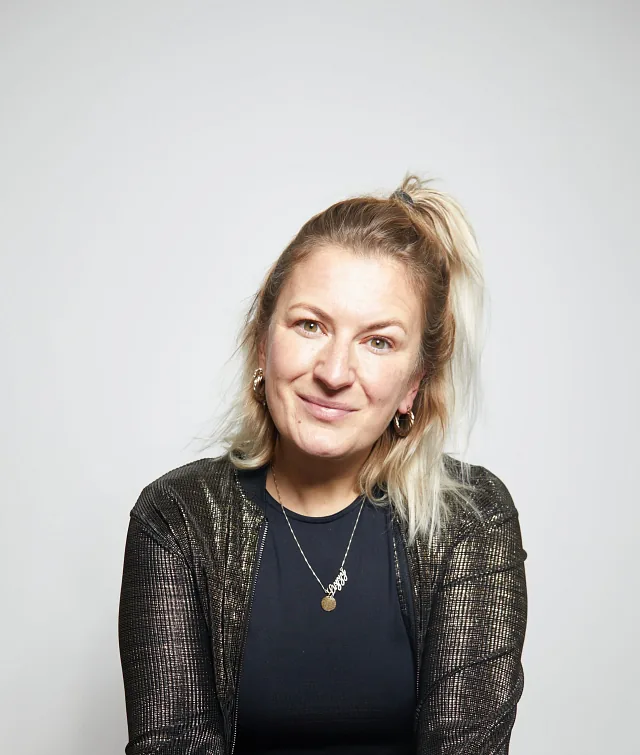 Elle Pea - comedian