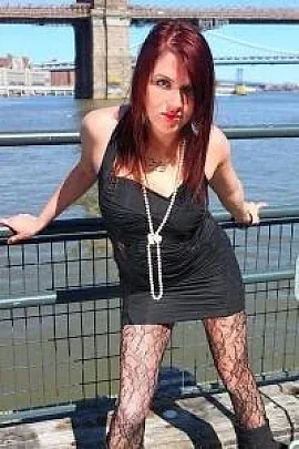 Pauline Herveaux - comedian