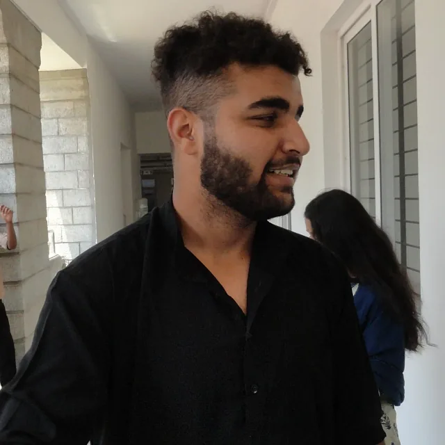 Asnan Abidi - comedian