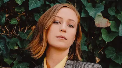 Hannah Einbinder talks with Rachel Syme