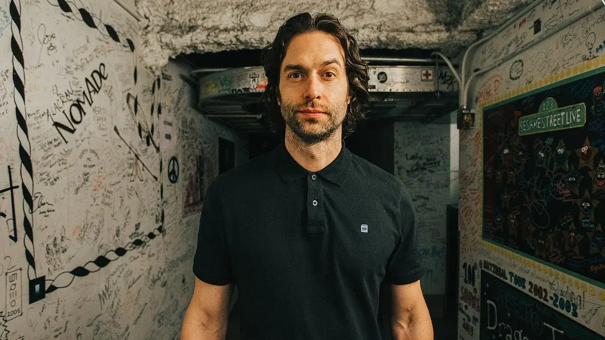 Chris D'Elia (21+)