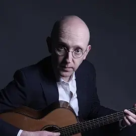 Silky live at the Stock Exchange Cocktail Club with Ollie Young