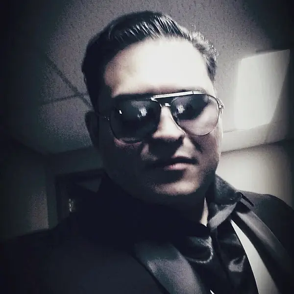 Henry.Comedian.Rodriguez photo