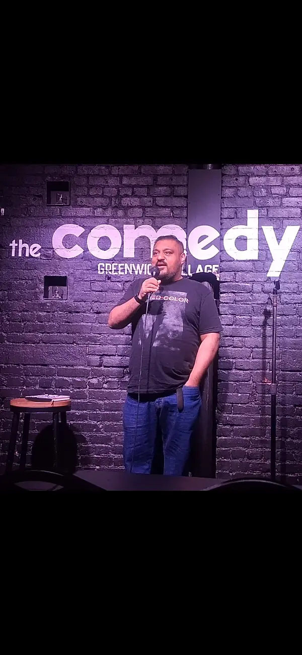 Louie Bee photo