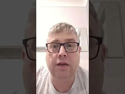 Internet effluencer