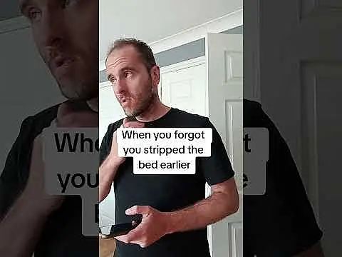 When you forgot you stripped the bed earlier.. 🛏️🫩😖