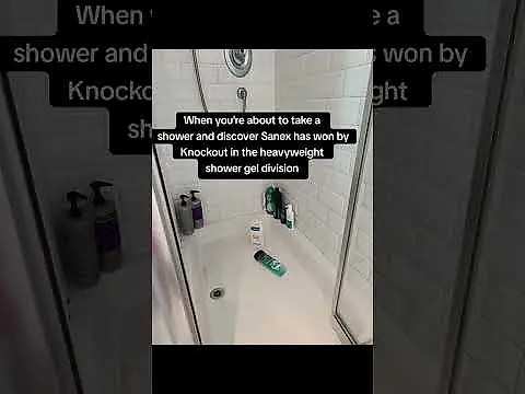 Shower Gel Fight Night 🥊
