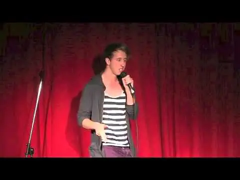 Elliot Horn performing at the final of 'Comedy on the Rox'