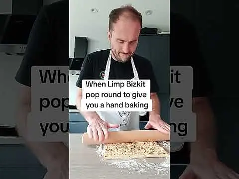 Fred Durst is a taskmaster in the kitchen 🥧🎸🤘