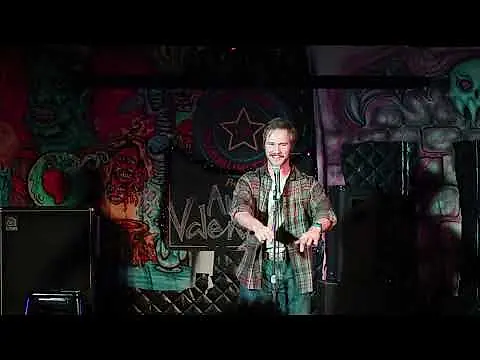 Taylor Neely star bar