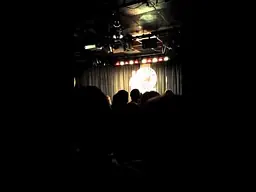 Stand Up Comedian, Ross McGrane Beats the Comedy Store Gong