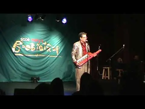Comedian Perry Kurtz at Boobie Trap 