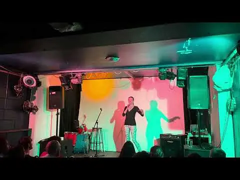 Maja Bloom - 7 min  new material night